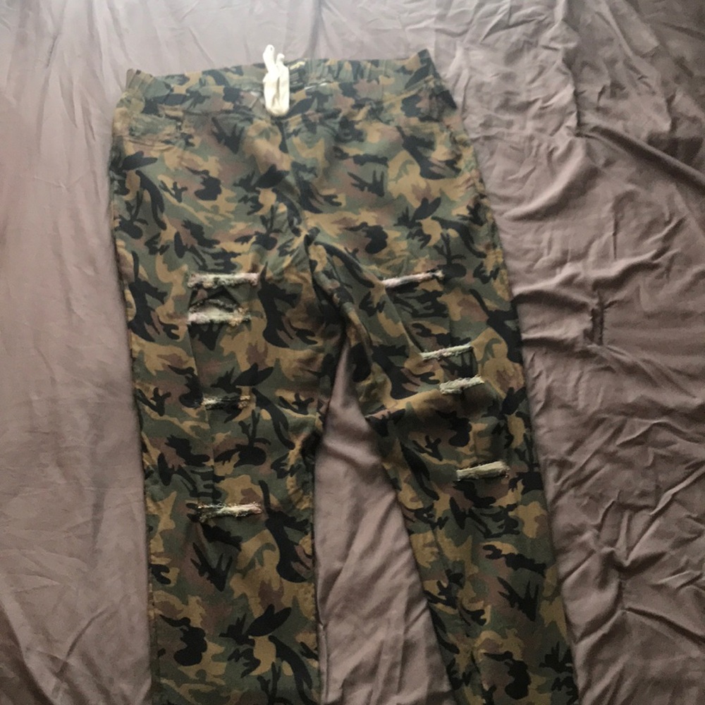 Camouflage Capri Pants.